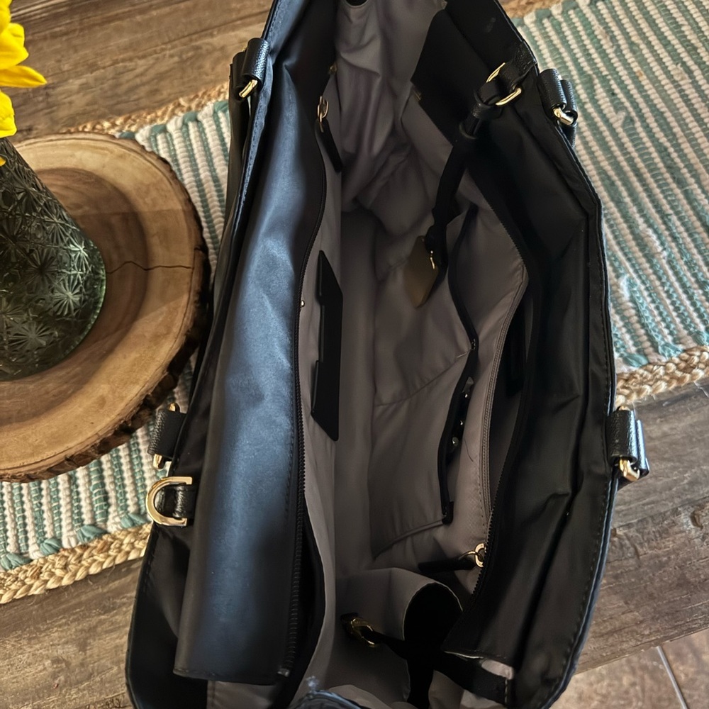 Tumi Black Women's Tote with Gold Accents - Picture 4 of 9